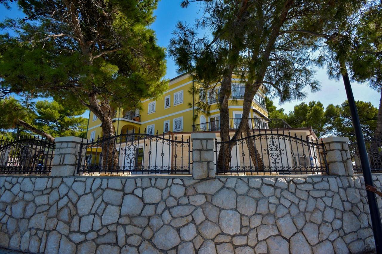 Apartment 10 In Villa Petrac Banjol Extérieur photo